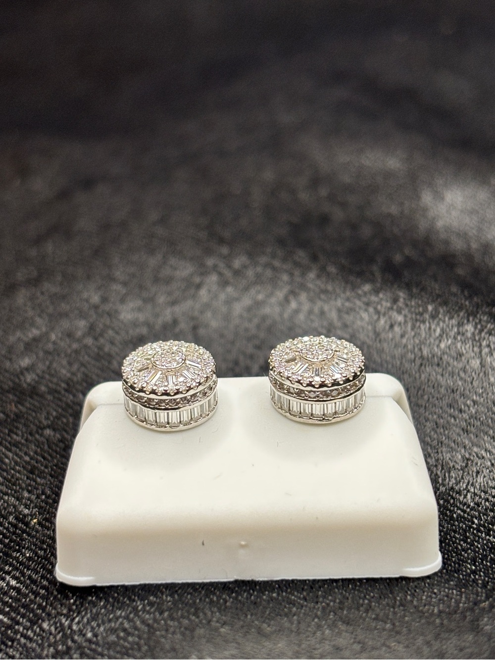 .925 Sterling Silver 2.5ct. VVS Moissanite Baguette Sunburst Halo Stud Earrings - Picture 8 of 9